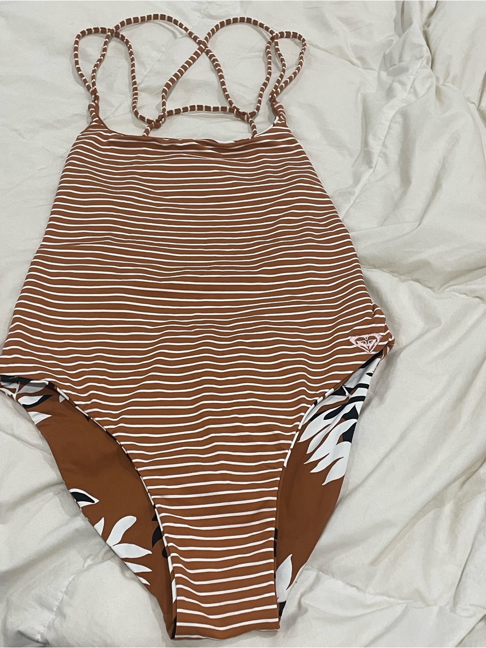 Beachy XS/S LOT: 8 ITEMS Roxy/Billabong/Hurley/swimsuits/dress/shorts/halter! - Picture 7 of 16